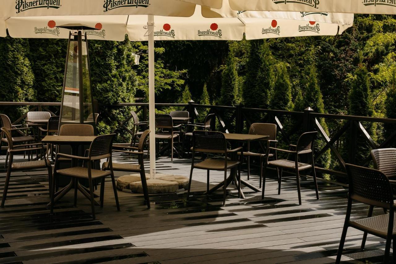 Hotel Uroczysko Cedzyna Exterior photo